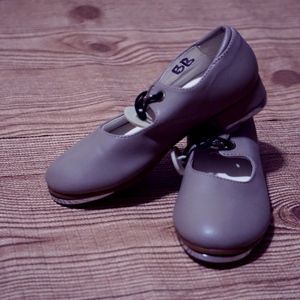 Tan Tapped Shoes (10 in kids)